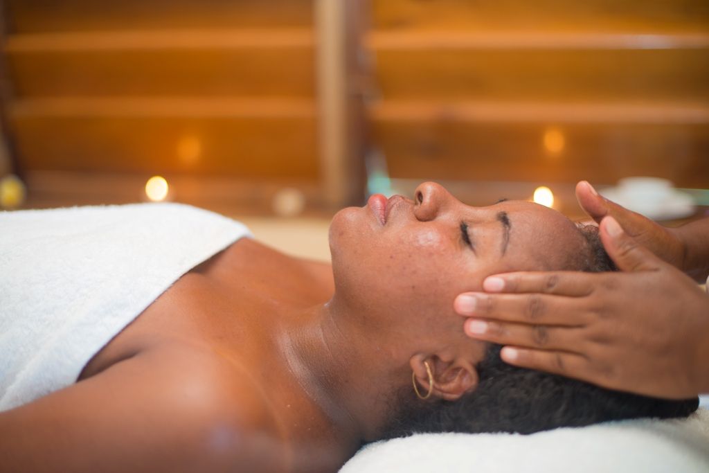 Holistic Facial – Natural Skin Rejuvenation